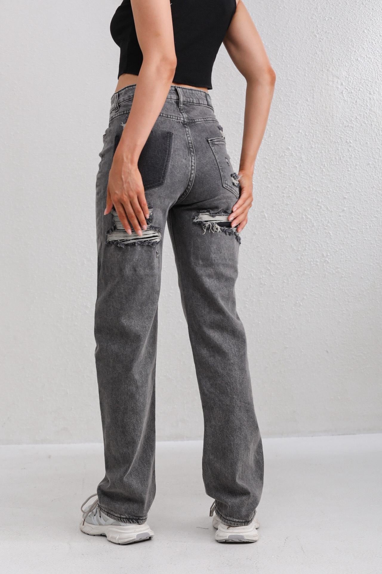 Jeans mit geradem Bein und Destroyed-Details • Schwarz • Stretch