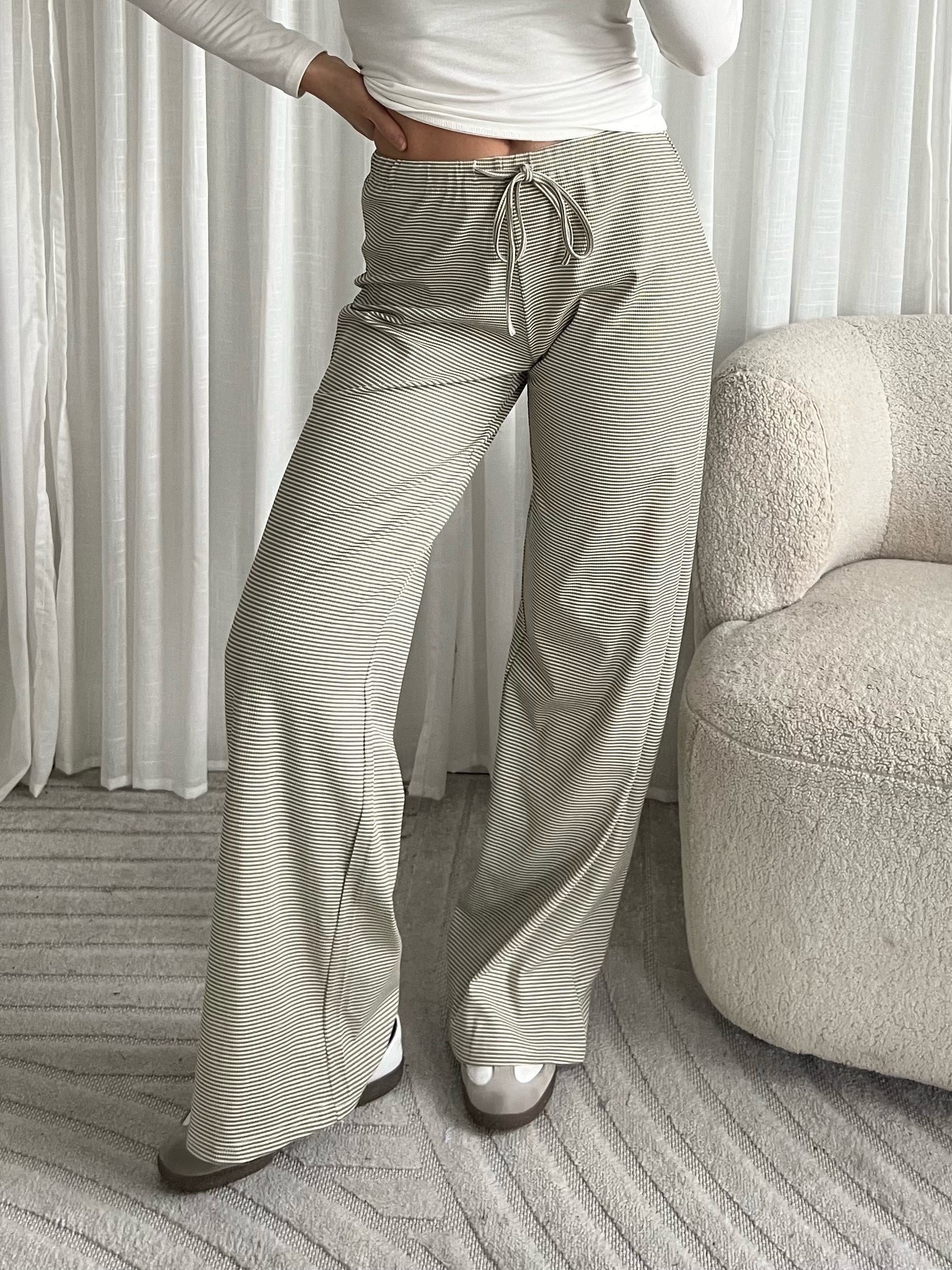 Soft striped pants • Khaki