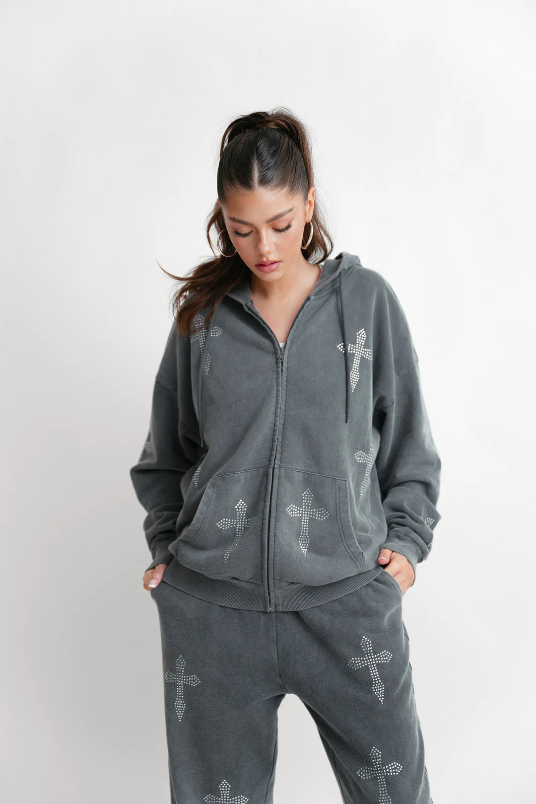 HIDDEN HILLS RHINESTONE CROSS Jogginghose ACID GRAU