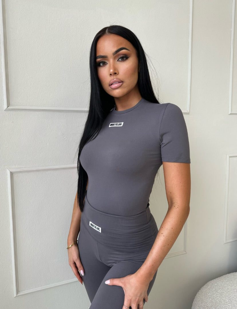 NENA SHORT SLEEVE TOP - IRON