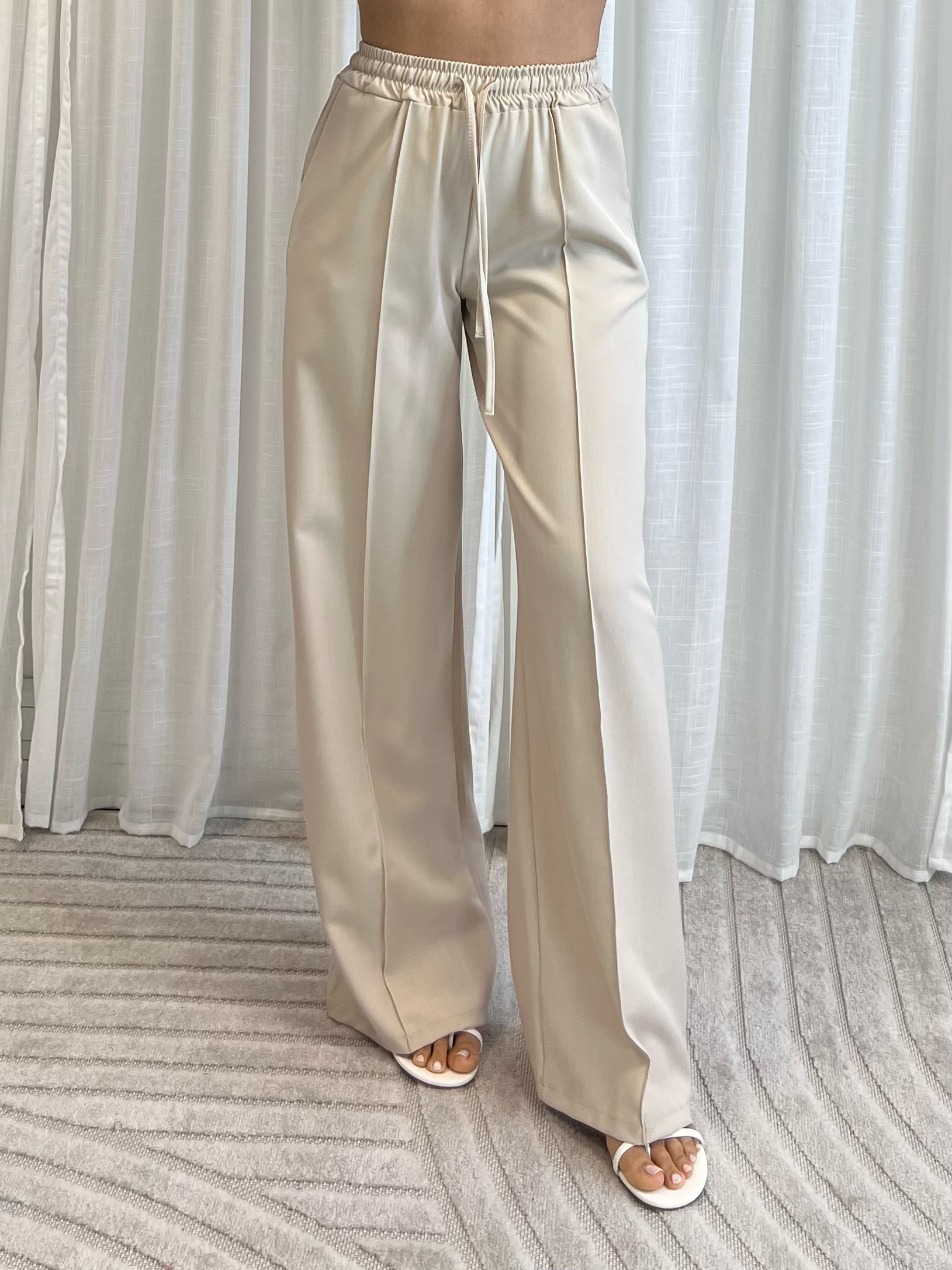 FLOWY PANTS • BEIGE