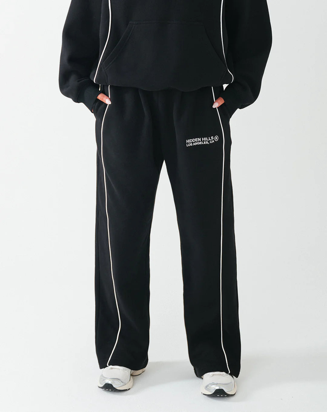 TECH LINE STRAIGHT LEG SWEATPANTS BLACK - 29 Nov
