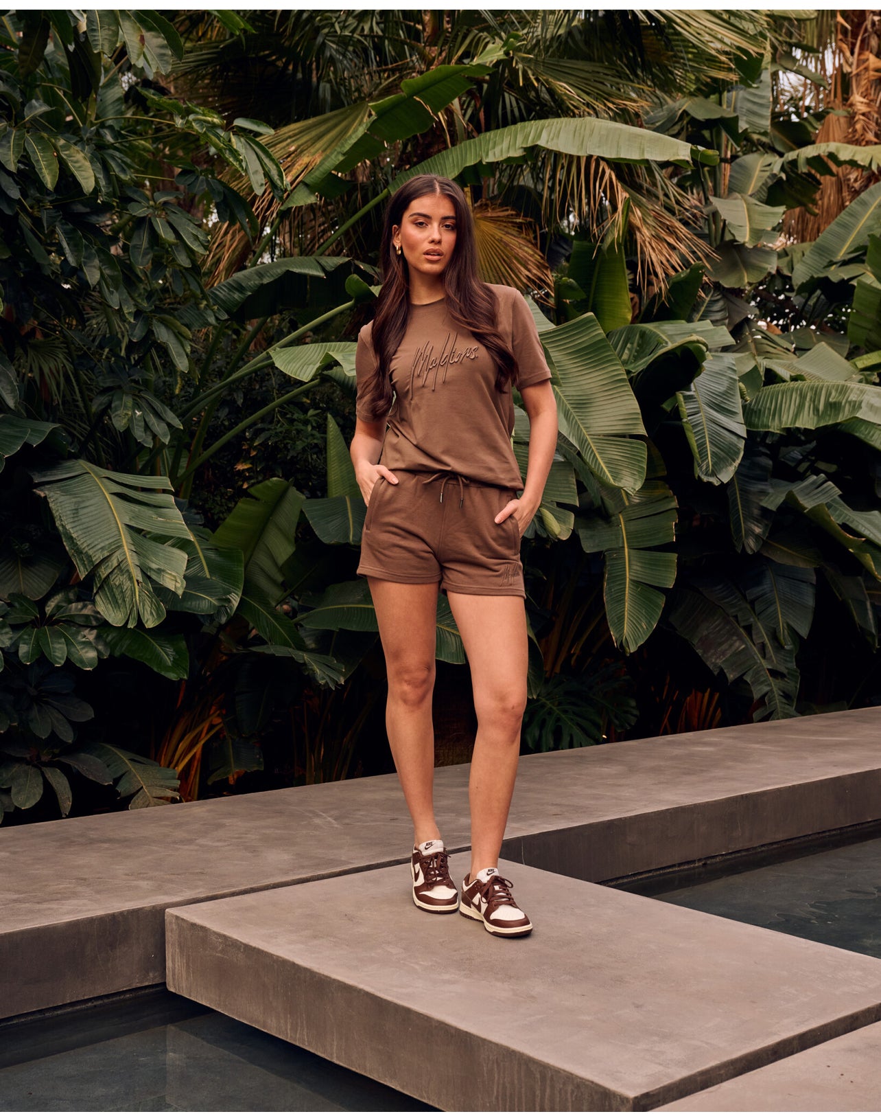 MALELIONS WOMEN ESSENTIALS T-SHIRT - CHOCOLATE