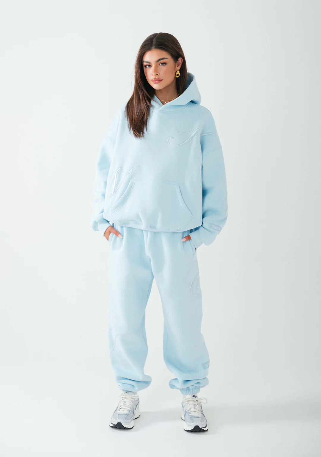 ICE QUEEN EMBROIDERY SWEATPANTS - 29 Nov