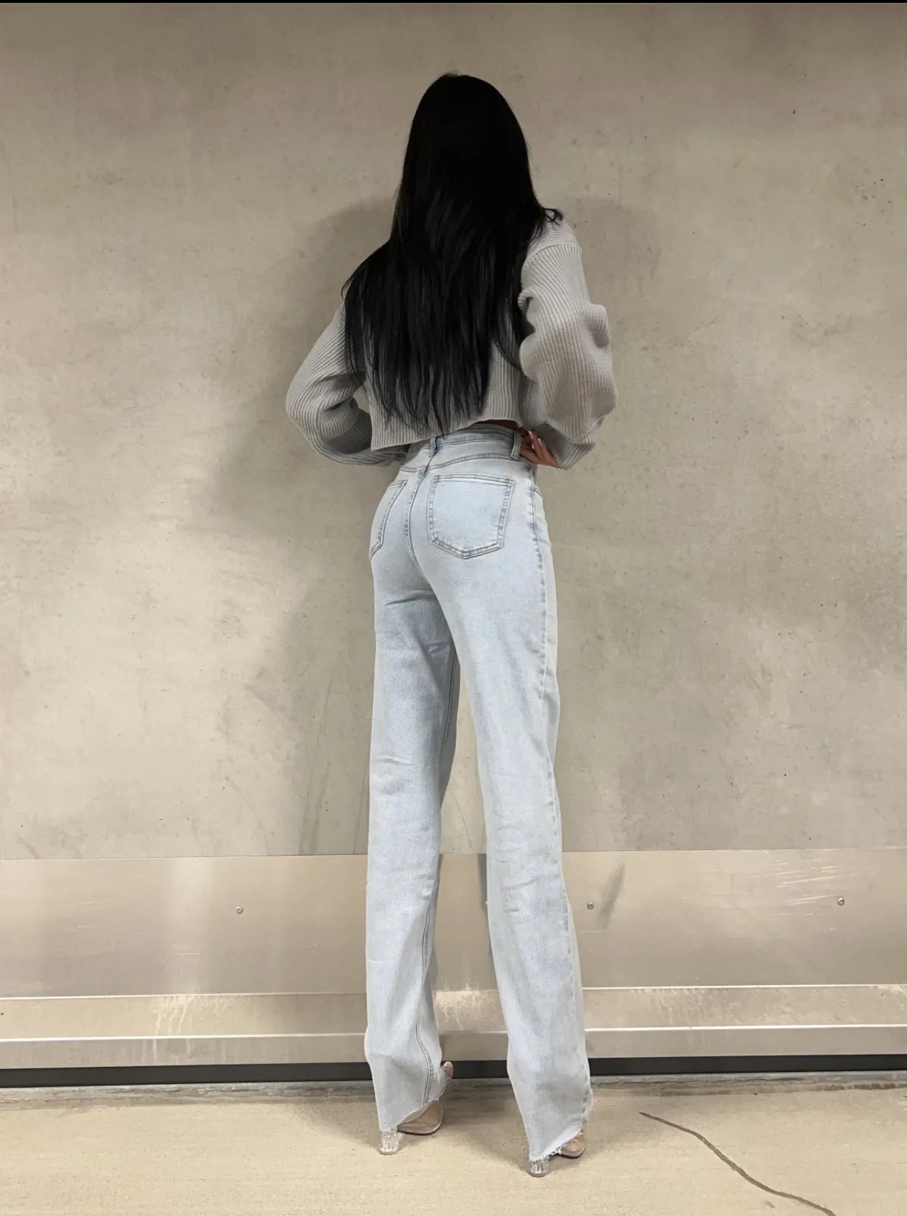 MILLION - Extra Long Straight - Basic Ice