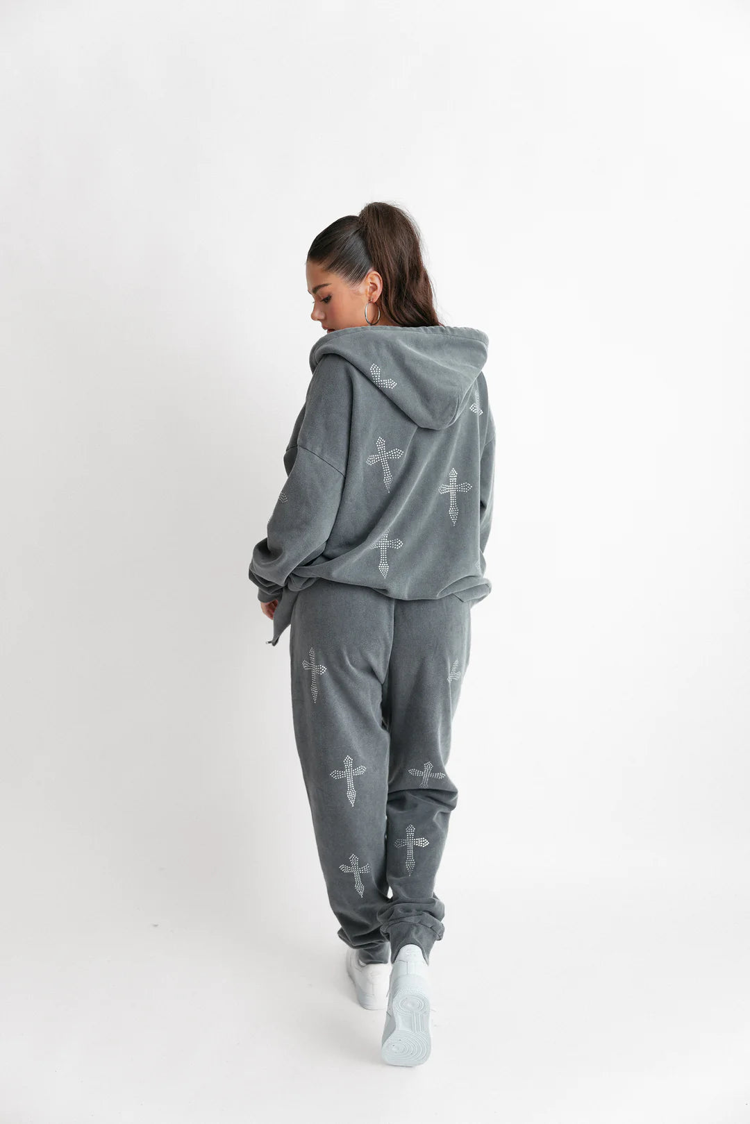 HIDDEN HILLS RHINESTONE CROSS Jogginghose ACID GRAU