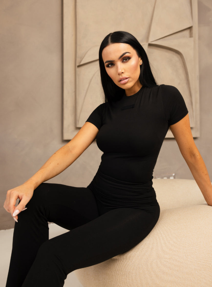NOELLE SHORT SLEEVE TOP - BLACK