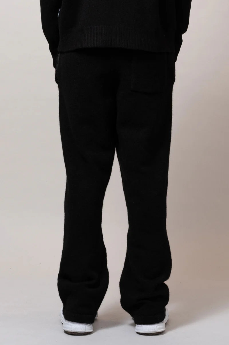 FLAUSCHIGE STRICKHOSE MIT GERADE PASSFORM SCHWARZ