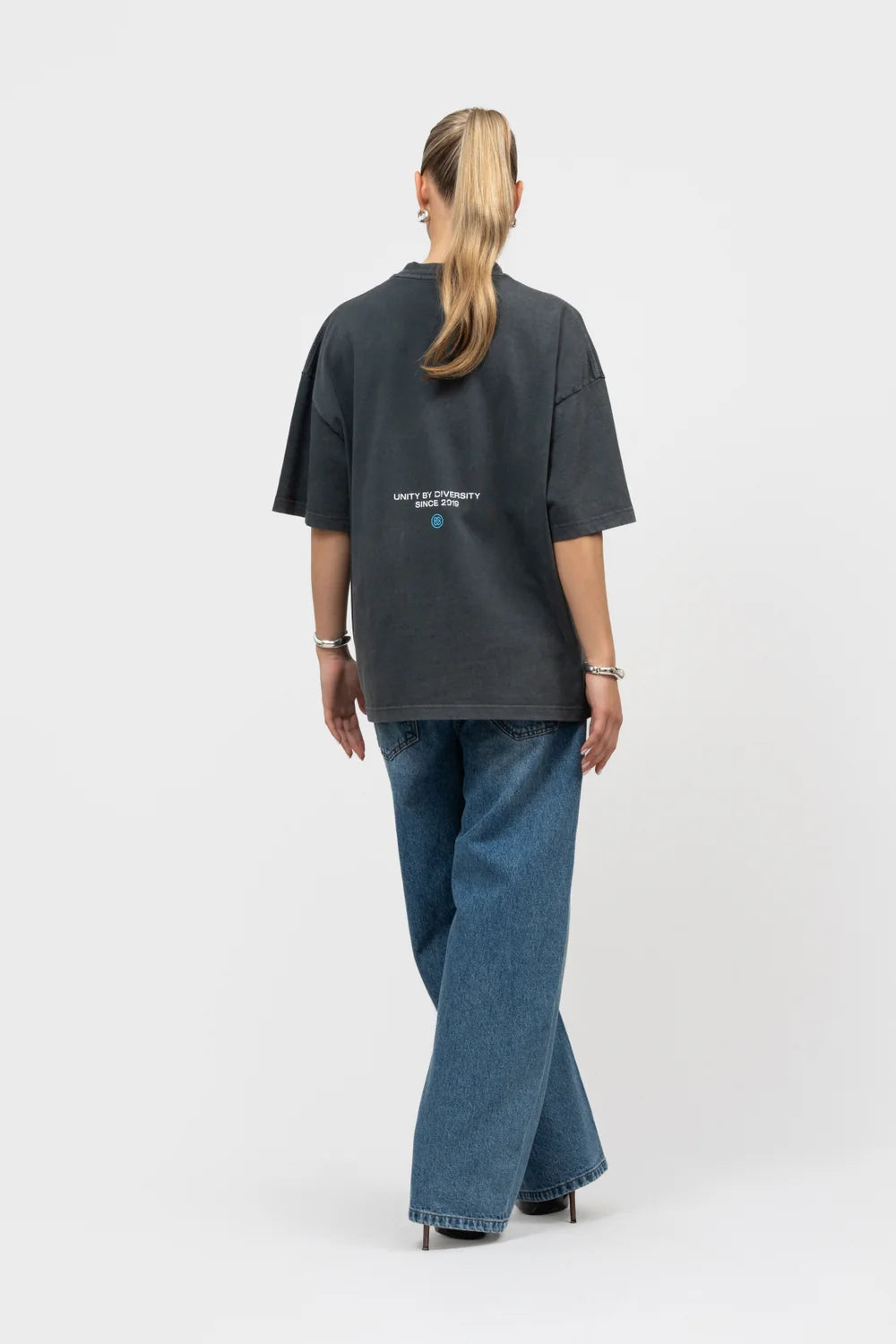 ELAN BOX-FIT T-SHIRT GEWASSEN GRIJS