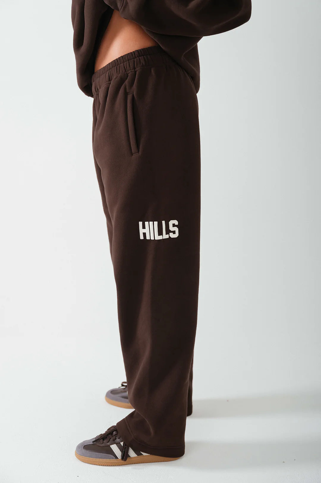 GATED COMMUNITY SWEATPANTS DONKERBRUIN - 29 nov