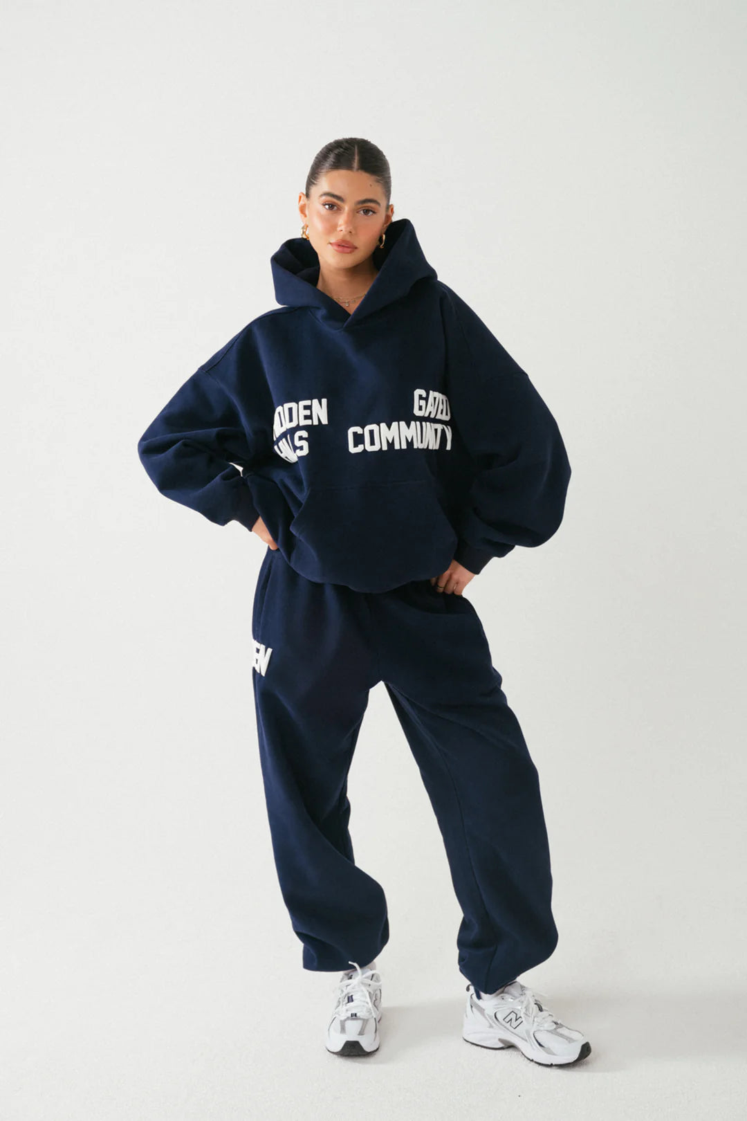 • GATED COMMUNITY HOODIE MARINE