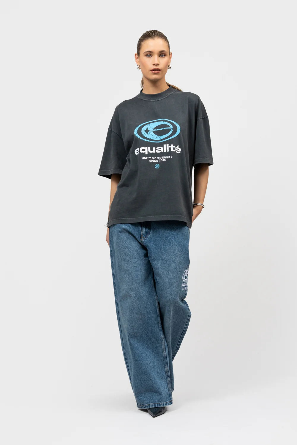 ELAN BOX-FIT T-SHIRT GEWASSEN GRIJS