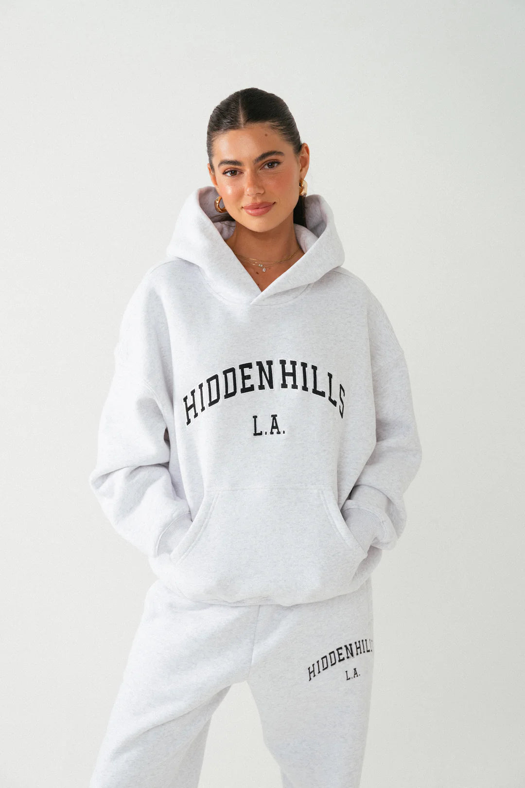 COLLEGE HOODIE MET BORDUURSEL LICHTGRIJS