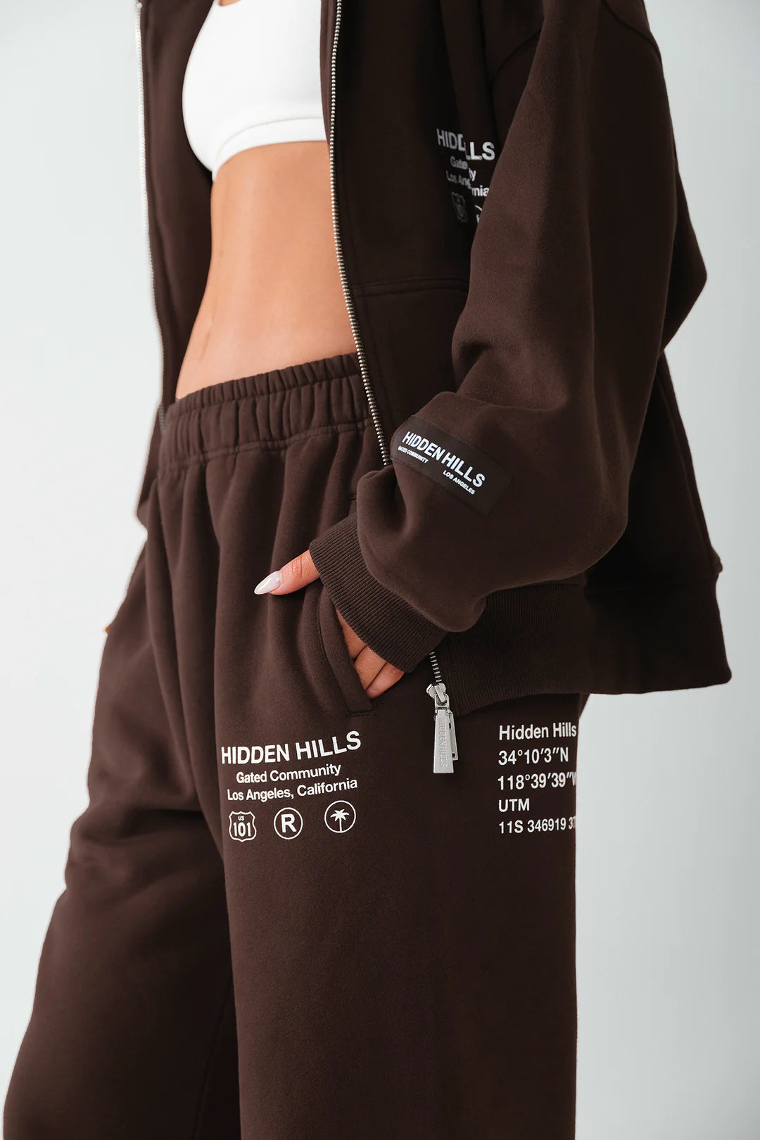 LABEL STRAIGHT LEG SWEATPANTS DONKERBRUIN - 29 nov