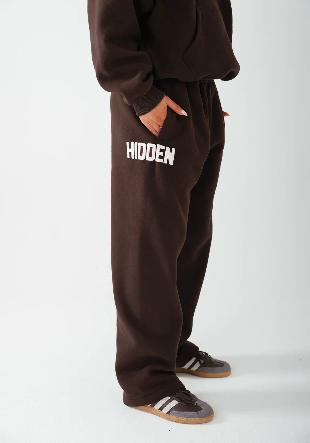 GATED COMMUNITY SWEATPANTS DONKERBRUIN - 29 nov
