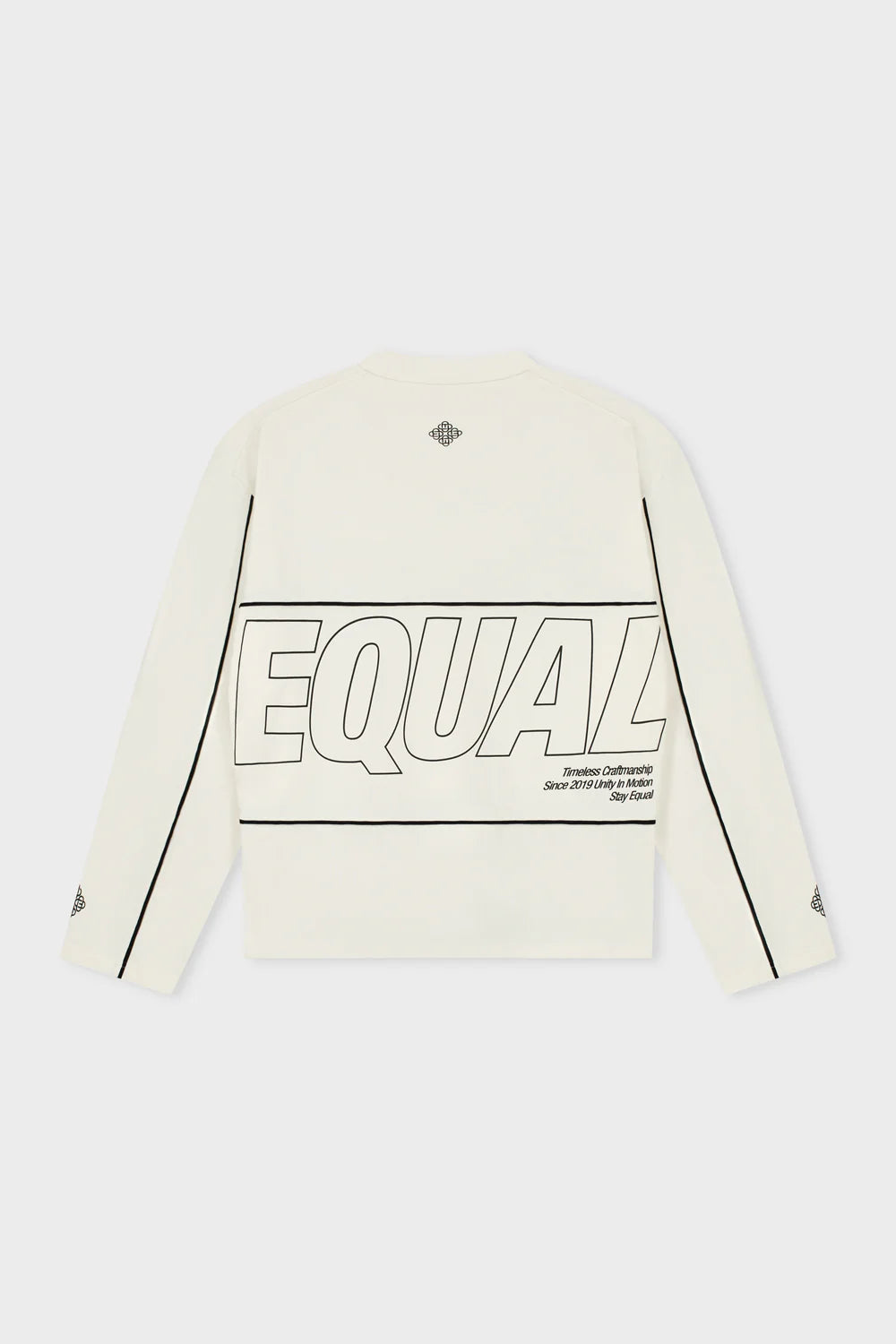 STAY EQUAL LONGSLEEVE TEE ZWART