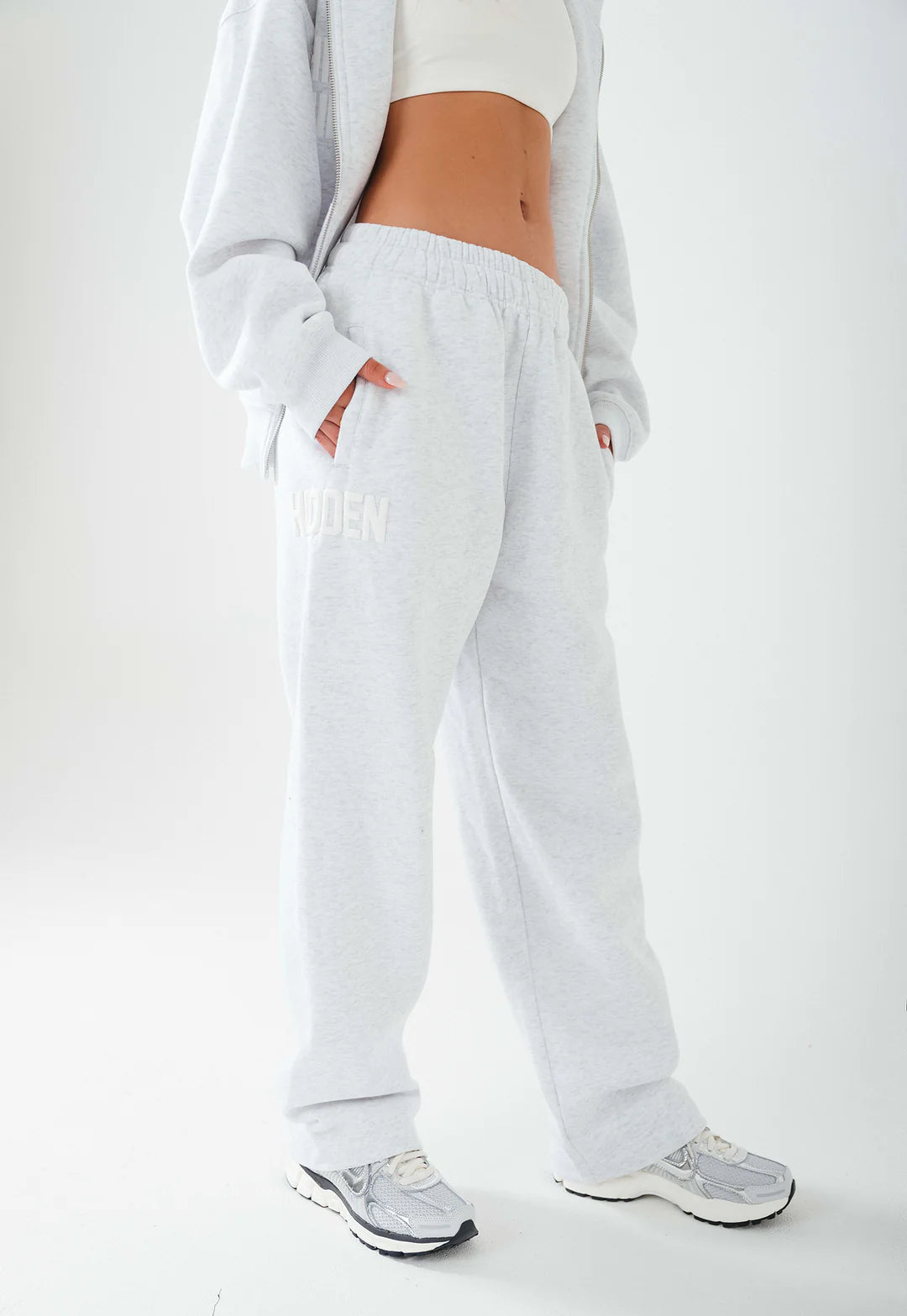 GATED COMMUNITY STRAIGHT LEG SWEATPANTS LICHTGRIJS - 29 Nov