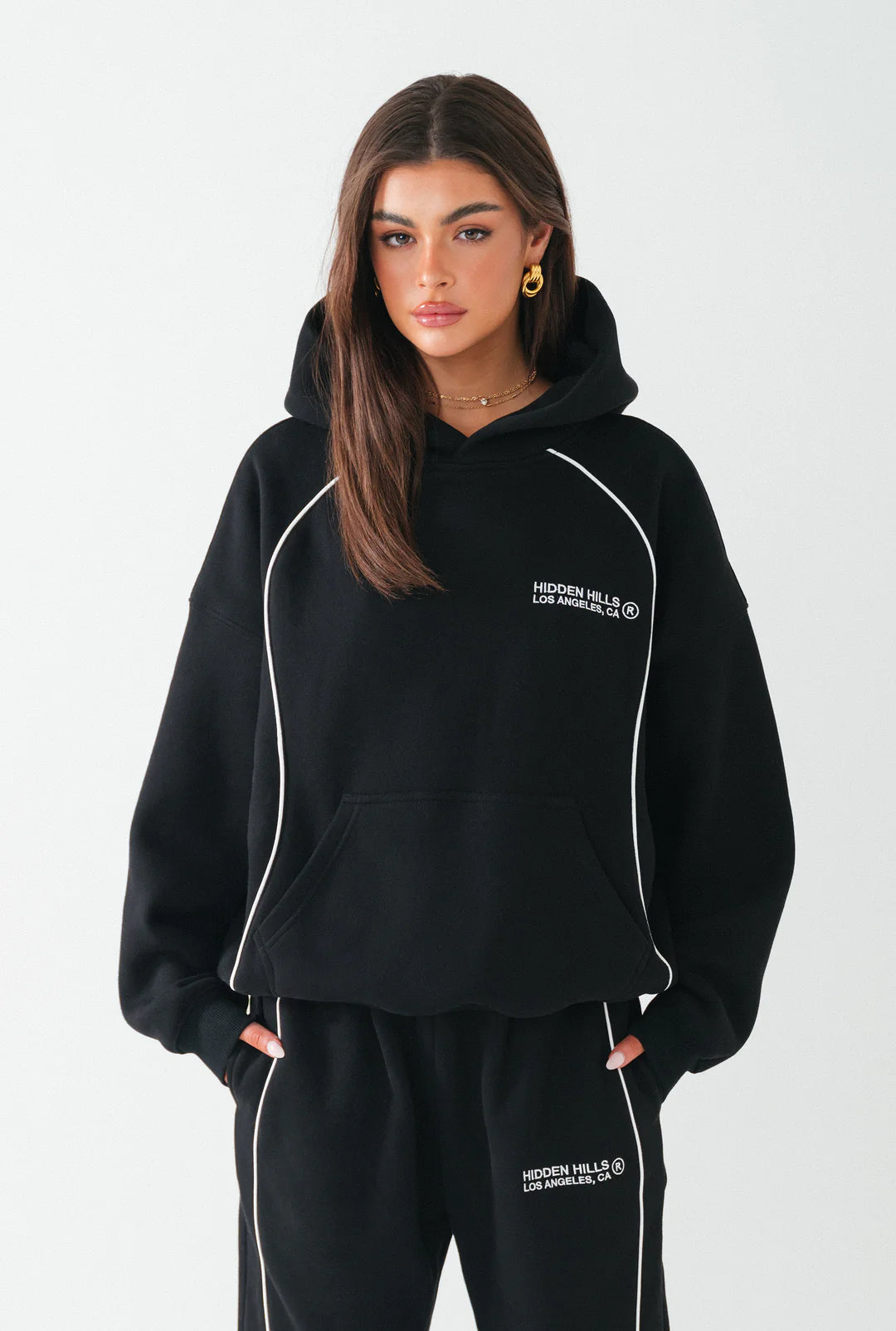 TECH LINE HOODIE ZWART - 29 november