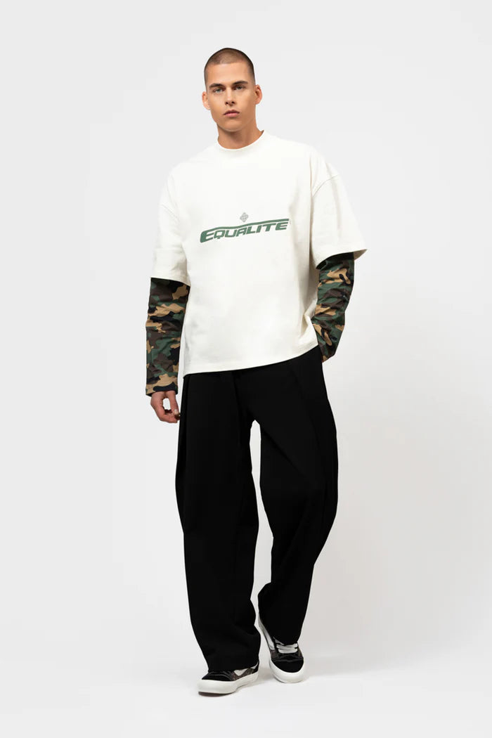 STAY EQUAL LONGSLEEVE TEE ZWART