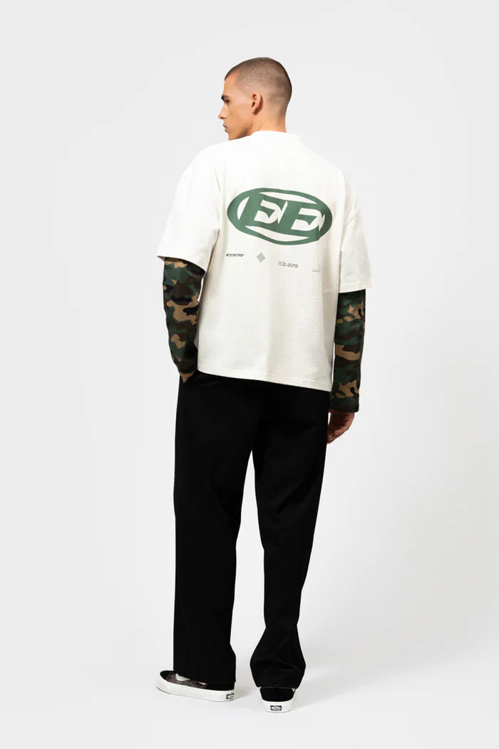 STAY EQUAL LONGSLEEVE TEE ZWART