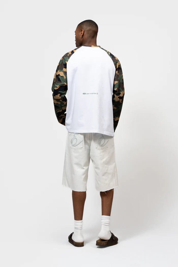 STAY EQUAL LONGSLEEVE TEE ZWART
