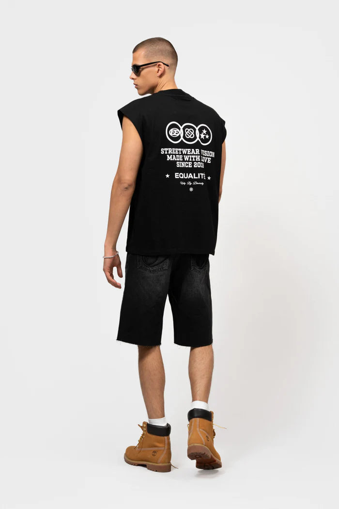 STAY EQUAL LONGSLEEVE TEE ZWART