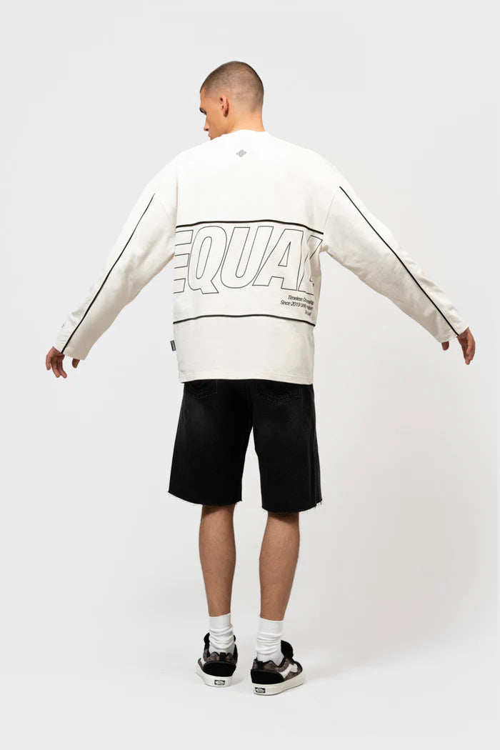 STAY EQUAL LONGSLEEVE TEE ZWART