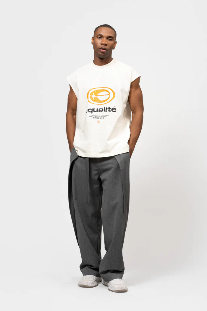 STAY EQUAL LONGSLEEVE TEE ZWART