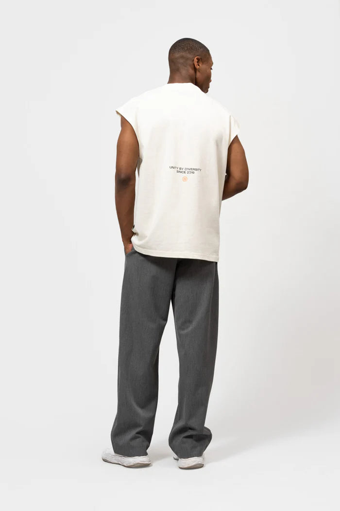 STAY EQUAL LONGSLEEVE TEE ZWART