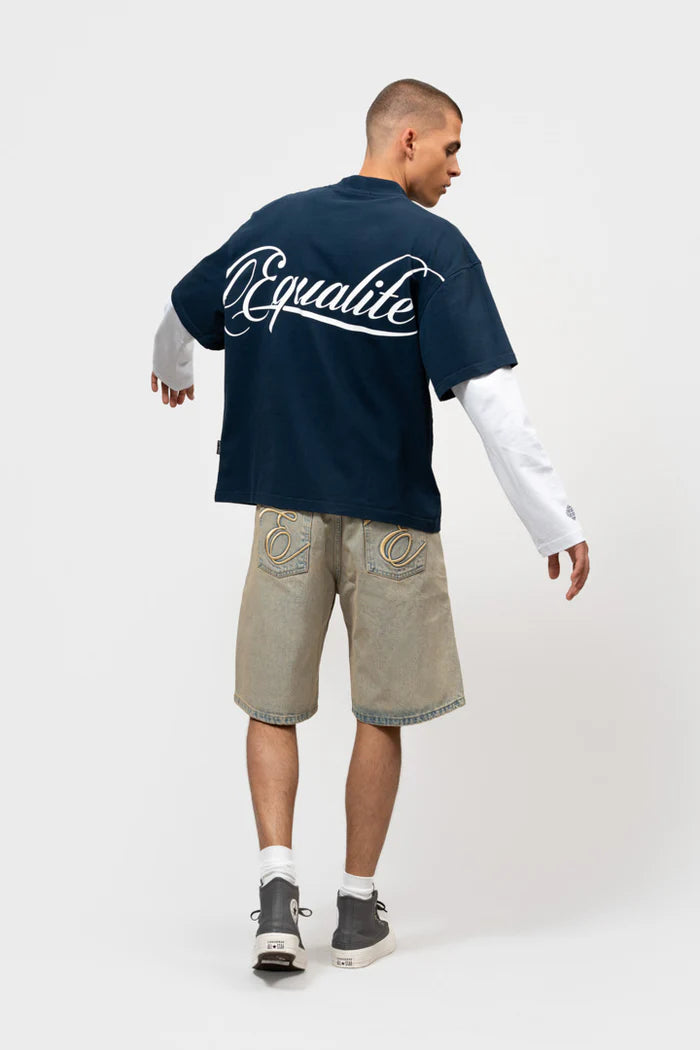 STAY EQUAL LONGSLEEVE TEE ZWART