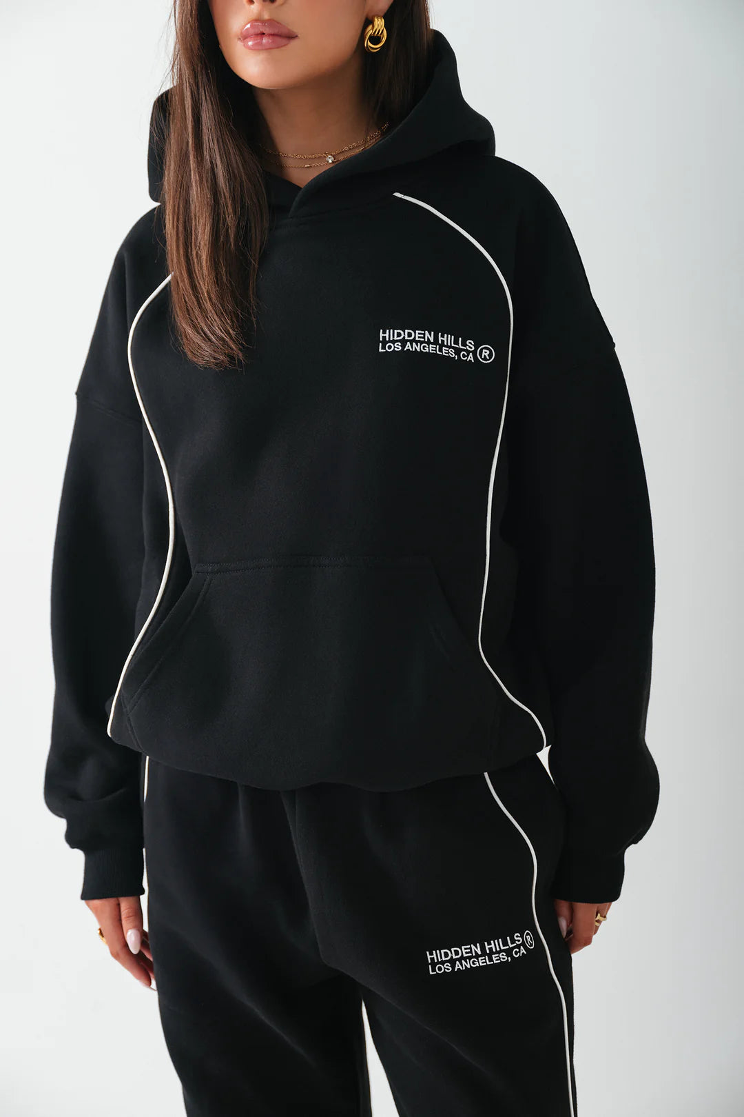 TECH LINE HOODIE ZWART - 29 november