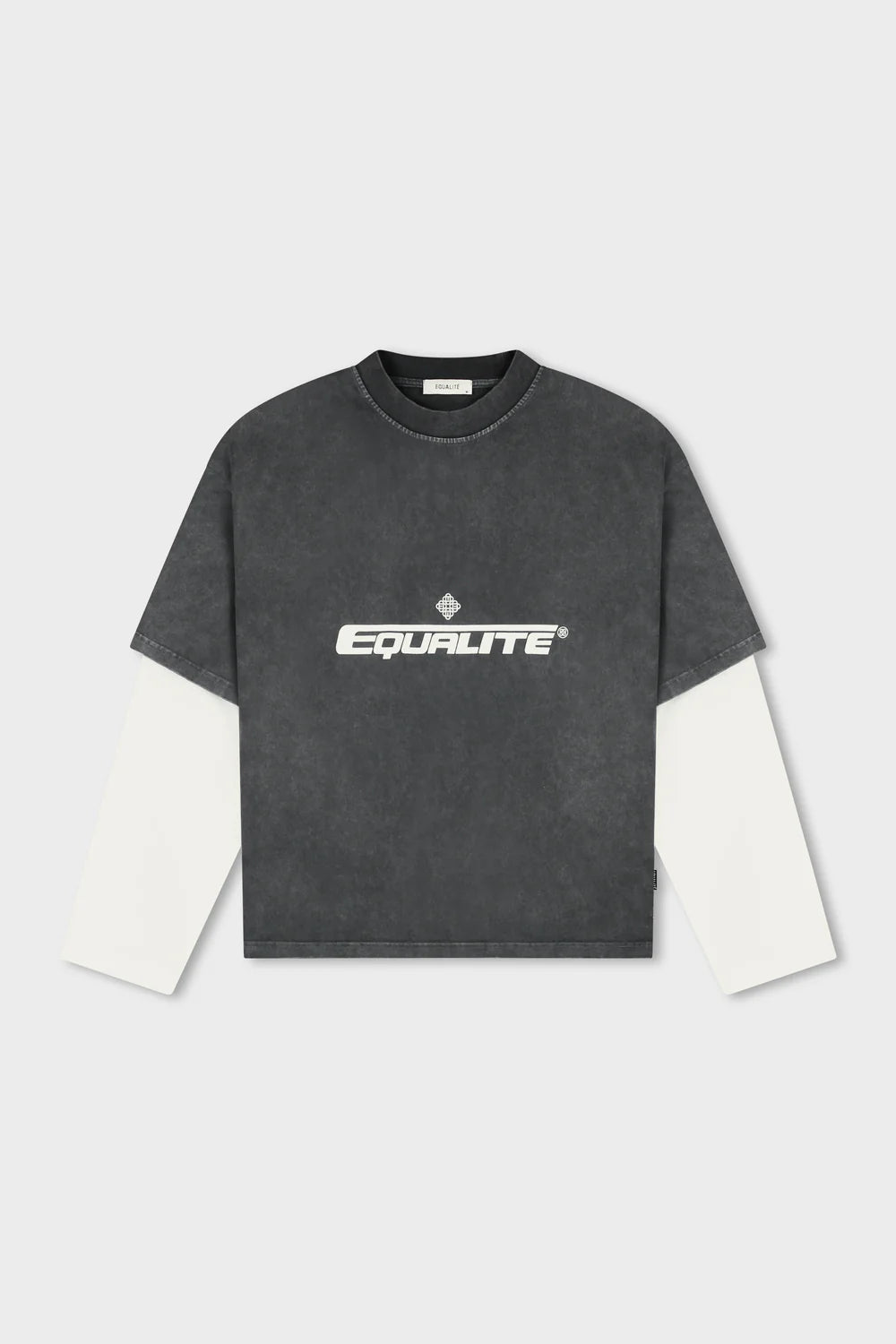 STAY EQUAL LONGSLEEVE TEE ZWART