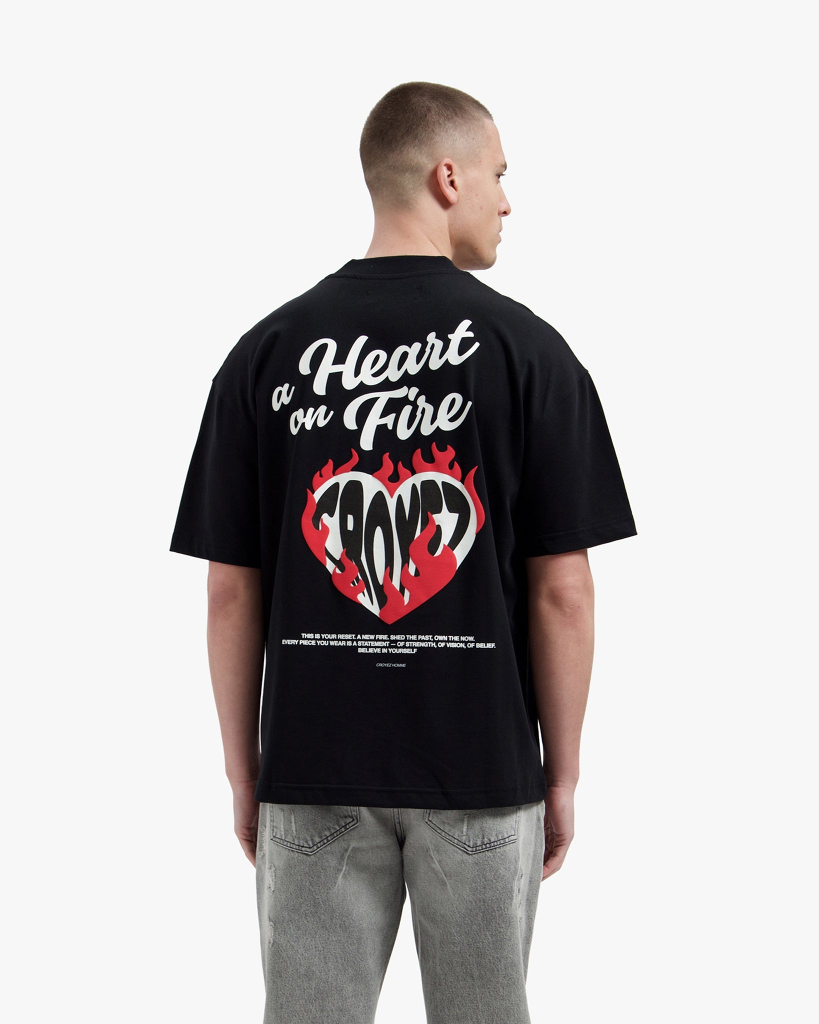 Croyez Heart On Fire T-shirt | Vintage Zwart