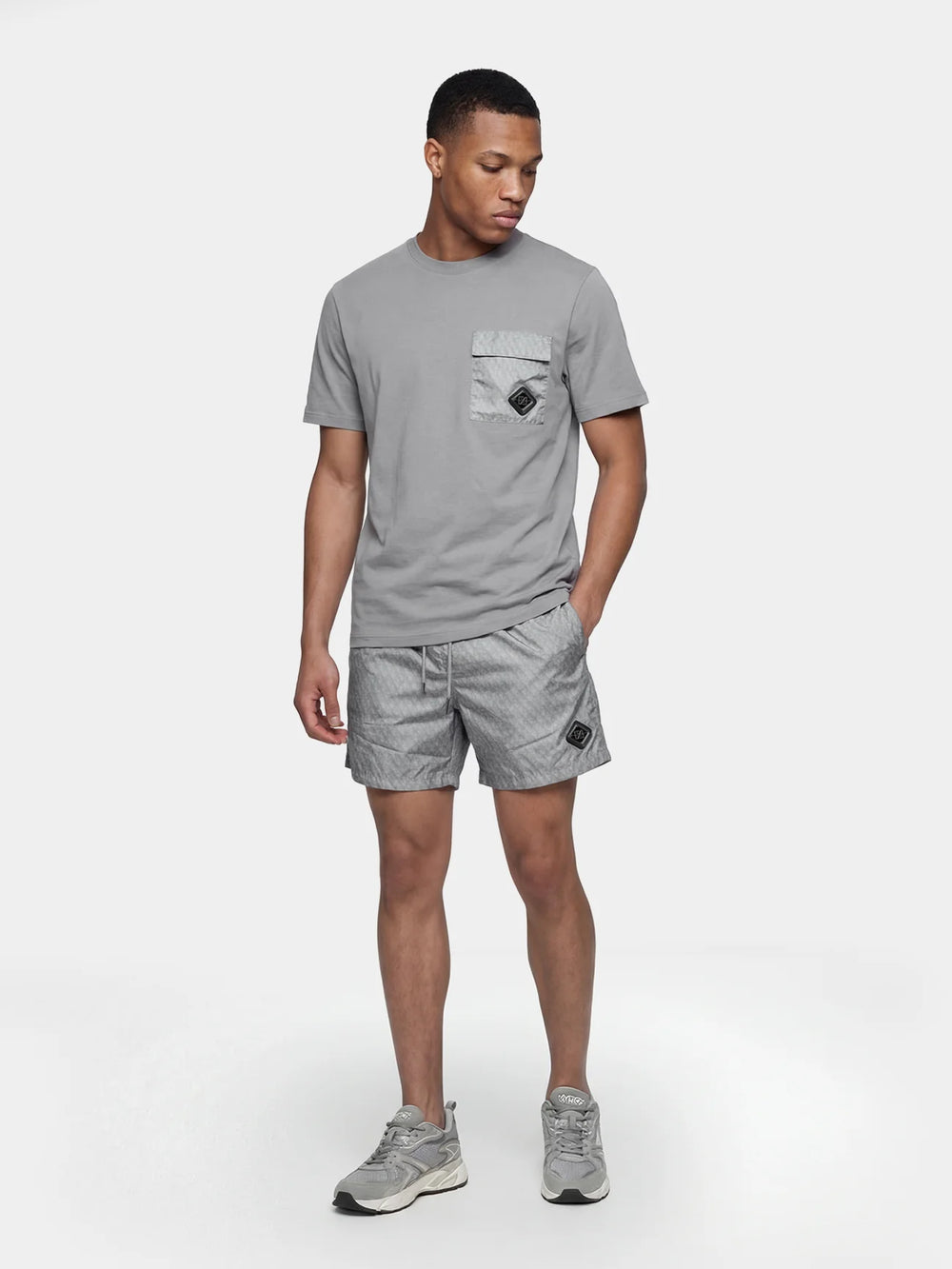 XPLCT Studios - Shadow Set - Light grey - Herenset met T-shirt en zwemshort