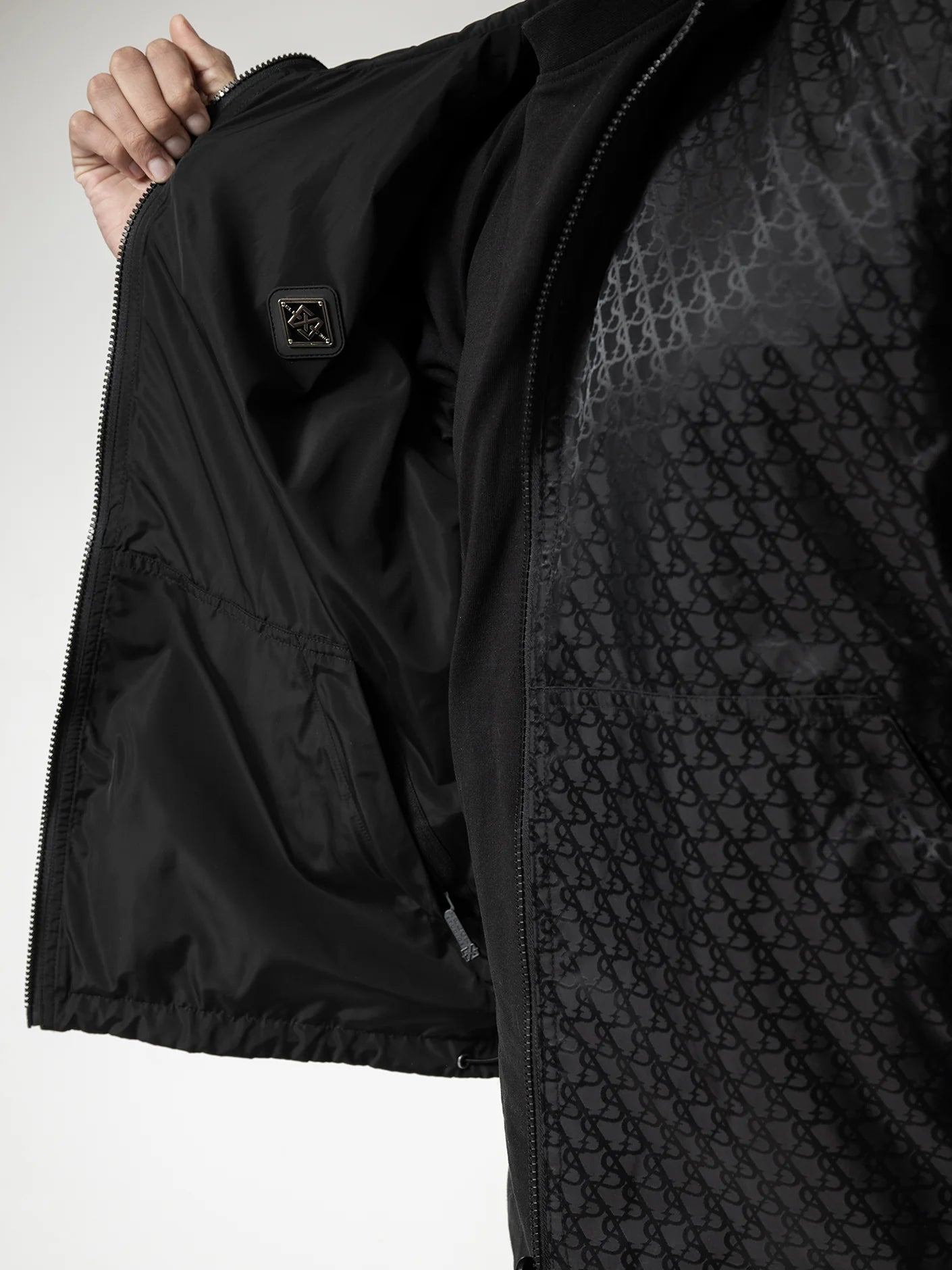 Reverse Windbreaker | Black