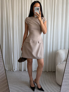 Eight paris - STRUCTURED POCKET DRESS - CAMEL - Damesjurk met zakken